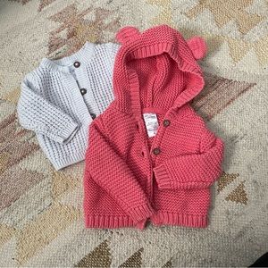 Bundle of 2 newborn sweaters